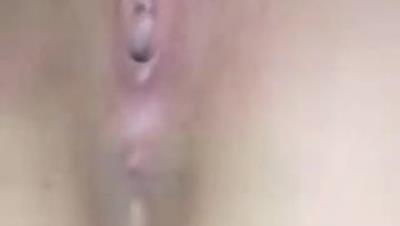 刚成年没多久很嫩妹子穿着学生制服自慰揉穴 椒乳嫩穴 逼逼好粉嫩