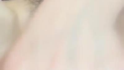 逼逼挺嫩的妹子直播按摩器自慰喜欢的不要错过