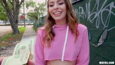 Mofos -小美女Alex Blake用野战代替面试