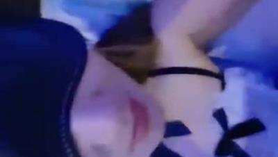 绿帽老公带超棒身材饥渴娇气与单男疯狂3P蒙眼齐操看谁活儿好