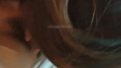 真疯狂_年轻性感的高颜值美女约闺蜜一起赚外快酒店服务2男,轮流爆插完美女后2男又一起操漂亮闺蜜玩3P,国语!