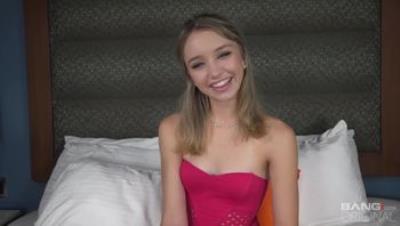 Bang Real Teens呈现:Aurora Belle被射爆