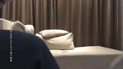 98年颜值女神五官精致全程表演激情四射让人欲罢不能