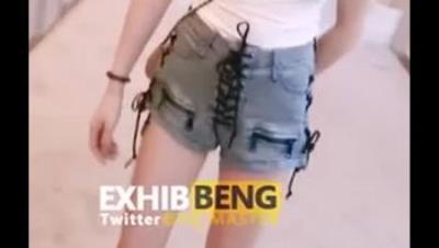 推特红人『淫妻控阿崩』新作_让身材完美颜值上佳的妻子街头露出_口爆含根射在她娇美的脸蛋上