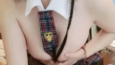 极品骚货人称〖小伊能静〗炮友来了小骚货必须用骚浪的小穴热情招待学生装干完了还用玩具玩性瘾真大