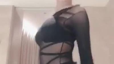 魔鬼极品身材毒药洛幽幽涂抹精油推拿身体自慰棒加持阴穴插得浪叫不停！