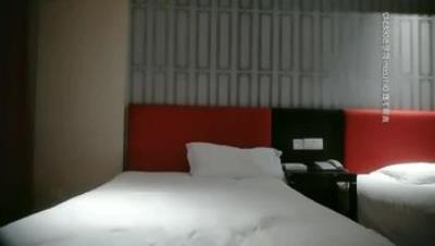 会所选妃双飞两个如狼似虎欲姐型女技师对白淫荡