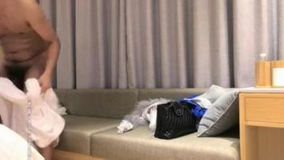 约了个气质高颜值长相甜美妹子舔奶摸逼深喉口交