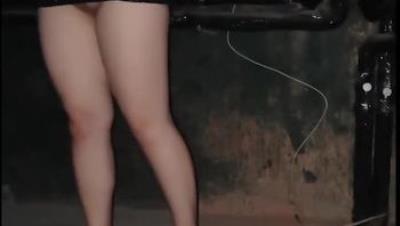 忘了带钥匙索性暴露一下就在门口玩玩大胆露出内心却渴望被人发现甚至想被狠人推开强干一番