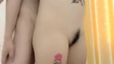 隔壁老王操大奶纹身妹淫声荡语各种抽插好好满足这个小骚货