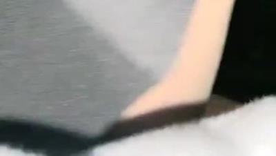 长腿高跟大骚逼情侣在地下停车场激情直播啪啪中途还被路人偷录了视频