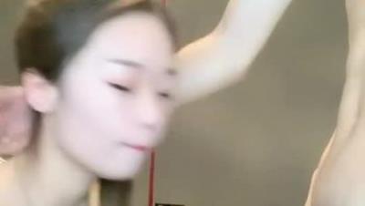 美乳粉嫩妹子近距离特写口交穿上开档灰丝干