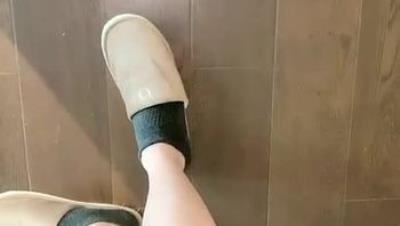 风情万种小骚逼AVOE喜欢舌吻喜欢被舔逼喜欢深喉大鸡巴宾馆沙发上看着窗外享受高速抽插