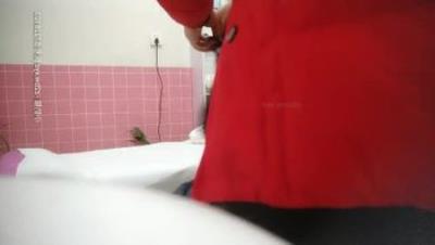 按摩店撩气质老板娘没有得手，只好花300块另约一个杂货店老板娘去小旅馆开房