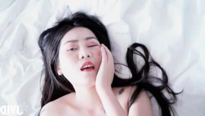 拥有美丽空姐外表的Melody性爱视角娇羞的神情 让你情不自禁骑上去