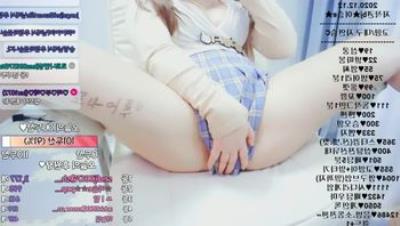 肉肉身材 大白乳妹子自慰诱惑 抹上润滑油好好玩弄大奶