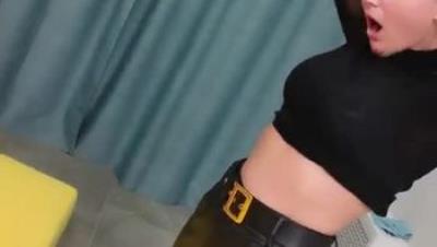 专业操老外 毛妹虽多，最喜欢操的还是这个