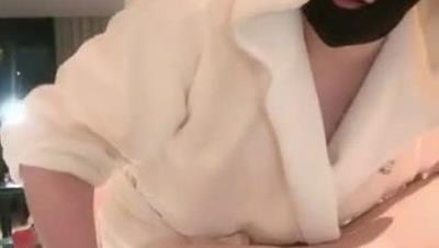 童颜女神下海【大草莓宝贝】约炮友啪啪秀给力两只大白兔把焦点都吸引完了老公操我用力顶我里面1