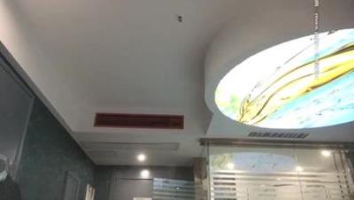 风骚少妇兼职年纪大了鸡巴有点不中用了小少妇各种舔弄深喉大鸡巴搞半天没硬起来真逗