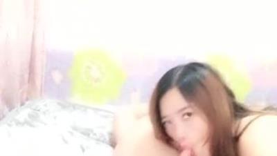 悠悠姐喜欢哥哥插我的小骚逼1