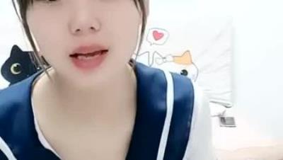 穿上学生制服激情啪啪炮友干不动了硬被拉起来2