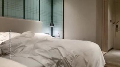 高端外围小姐姐，近距离展示后入欲仙欲死表情