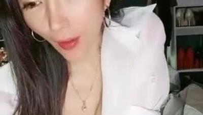 【南方联合国际体模】今天心情好给上门啪啪的粉丝做饭 饭后边喝红酒边和粉丝激烈啪啪