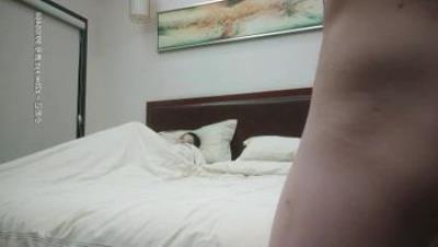 御姐范白嫩美少妇 极品丰臀适合后入 口爆射嘴里