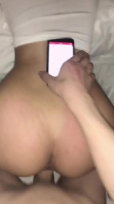 ID验证！跨年爆操极品翘臀母狗 超速打桩机多精射臀部（下部分）