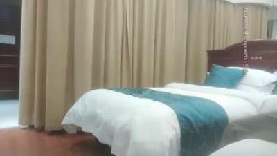 白裙妹子穿情趣装啪啪，69姿势口交骑坐翘屁股后入