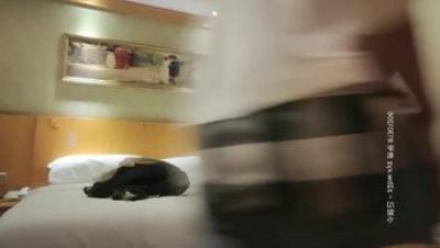 空姐女神真温柔，制服诱惑美乳翘臀高耸，如水佳人今夜不虚度