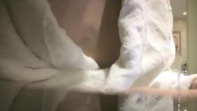 高颜值网红妹子啪啪，舌吻摸逼穿上情趣装猛操