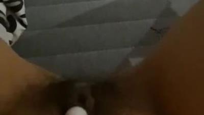 艺校毕业漂亮美女丝模雨馨宾馆被摄影师潜规则 透明丝袜大屁股