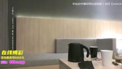 5000网约高端外围小姐姐，美乳长腿蜂腰翘臀，粉嫩酥胸温柔娇喘