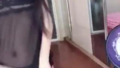 花椒高颜值美女【甜歆】私拍大尺度骚舞情趣女仆装电动棒自慰插的呻吟不断