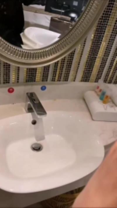 [原创] (认证自拍达人)真实勾搭好朋友的娇妻，激情对白。被我操的直叫老公