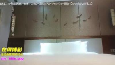 情感主博李寻欢探花约了个高颜值甜美大奶妹，翘起屁股掰穴深喉口交后入晃动奶子