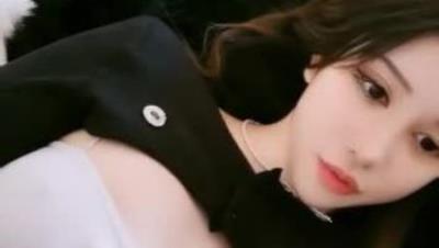 【林夏丫】好有气质的小姐姐，大胸胸和小粉穴掰开诱惑网友，皮肤真是好！