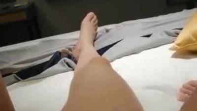 良家小情侣酒店开房偷情，【轩逸探花】身材好，颜值高 小少妇温柔体贴，翘臀美肤无套插入 鲍鱼美乳真是艳福不浅