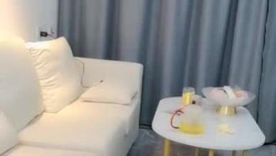 剧情演绎美女房屋中介费用不能少可以其他服务，性感黑丝高跟鞋撕裆舔逼 骑乘啊啊啊直叫