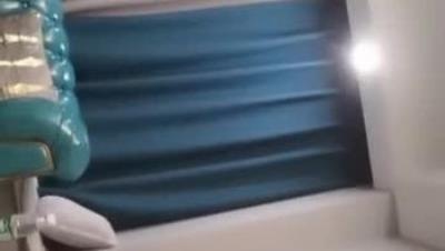 【皮蛋小号】清纯外围小姐姐，沙发抠穴鸳鸯浴，换上学生情趣装口交啪啪