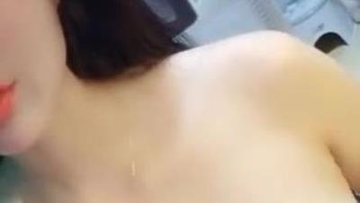 盛世容颜超甜美少女黑色性感睡衣【倪好】揉胸扣穴，清纯美貌圆润酥乳性感乳沟真够稀罕【推荐】