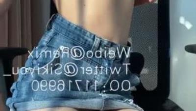 极品推特女神【草莓味的软糖】你的小娇妻 青春玉指娇妻敞开粉穴待君进入 完美身材