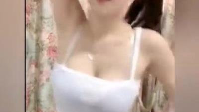 快手御姐大波【美楠】 紫薇足交全裸大尺度福利，自慰时发出的娇喘呻吟简直要命，御姐就是骚！