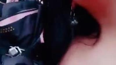 爆乳美娇娘暴露穿搭勾引景区护园小哥，如饿狼扑食见臀就顶、见奶就抓、见口就插 抱起来操爆菊潮吹腰好肾也好