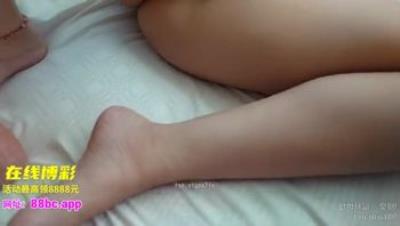 PUA大神风流财子新作-援交散发青春气息嫩妹 粉嫩双乳嫩穴 后入美臀疯狂输出