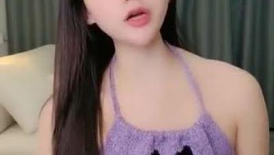 剧情演绎粉穴极品美女勾搭楼下奶茶店老板 听说鼻子大下面也大让我看看 开档黑丝舔奶扣逼 上位骑乘操几下软了