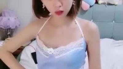 米拉也来玩剧情大半夜勾搭美团外卖小哥，平时看不看A片我会喷尿来试试，性感情趣内裤黑丝骑上来大屌猛操喷水