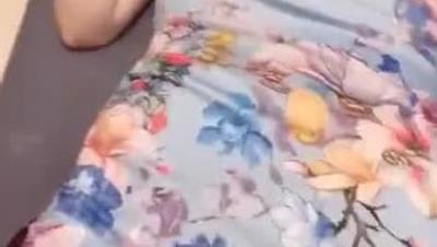 极品眼镜御姐青花瓷旗袍，端庄典雅，透明丝袜，稍稍掀起做爱，高潮发骚，一波猛操，全射里面阴道！