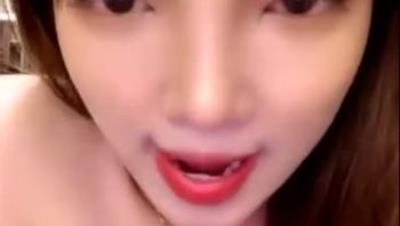 纹身贫乳颜值美女带闺蜜一起玩 浴室洗澡跳蛋震动逼逼 闺蜜掰开嫩穴震动棒塞入 翘起屁股抽插呻吟啊啊叫